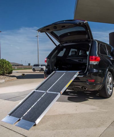 Tri-fold wheelchair ramps