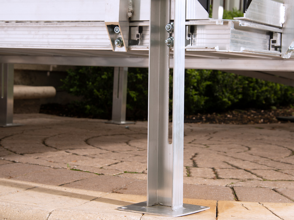 The stand of an aluminum ramp