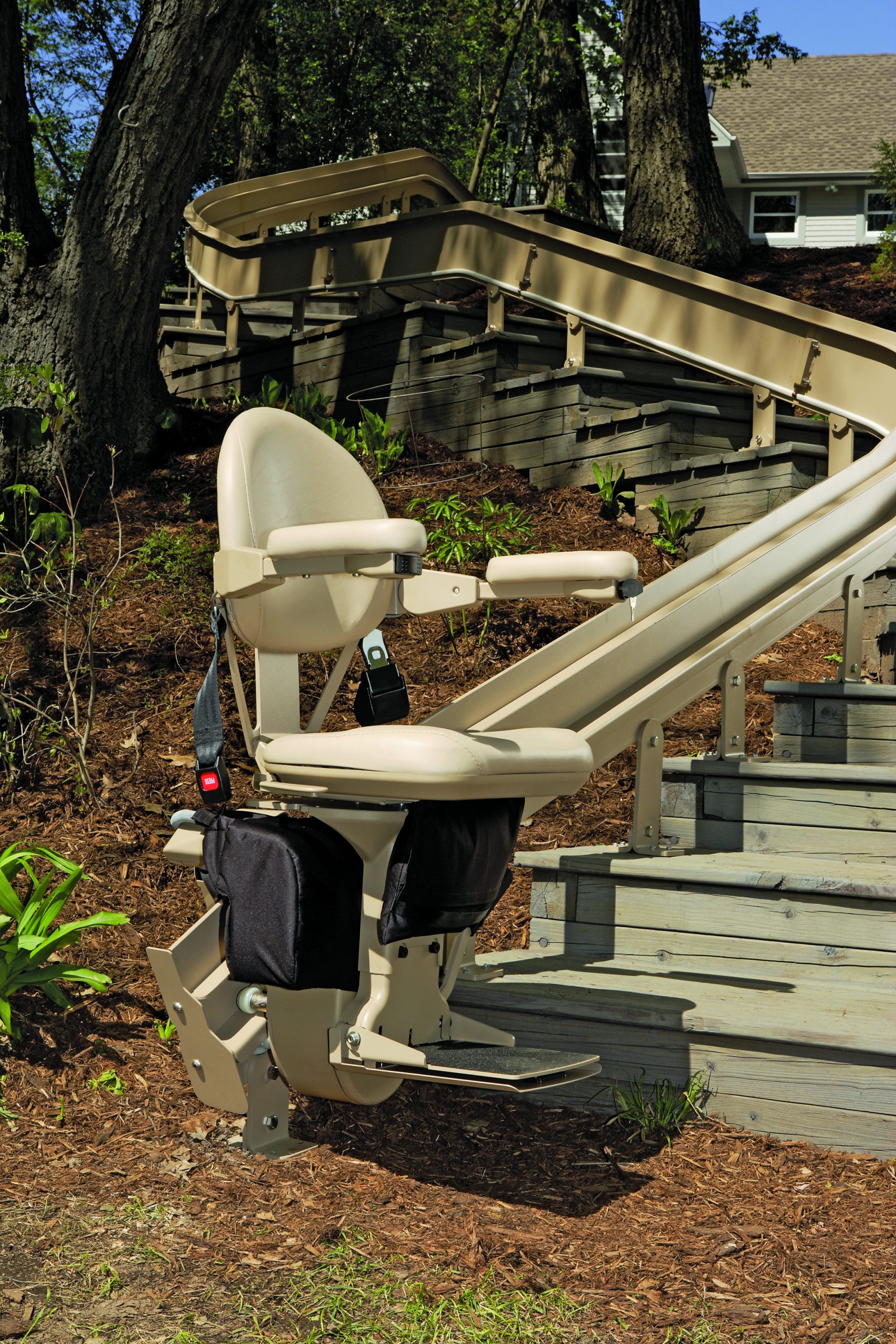 Outdoor curved bruno stair lift